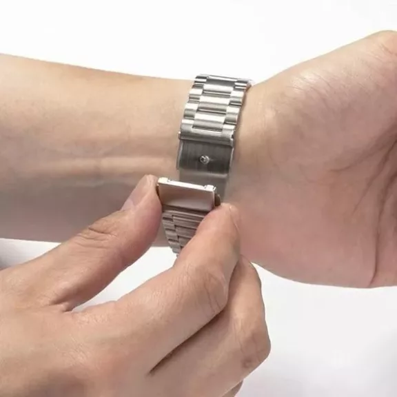 Mercury fém Apple Watch szíj 38/40/41 mm – ezüst